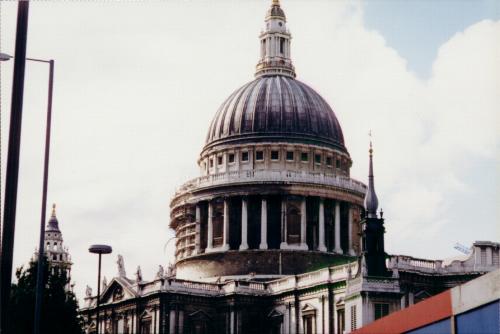 stpauls1.jpg (24327 bytes)
